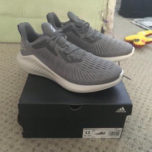 NWT Men's Adidas Alphabounce Sneakers